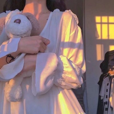 深深腥红